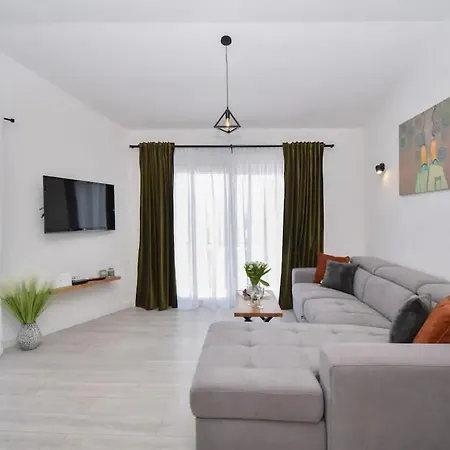 Apartman Andelko 6+2 * Tucepi